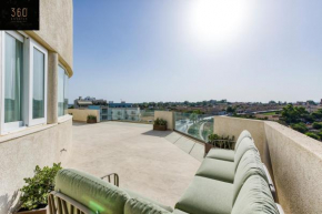 Luxury beautiful penthouse with amazing views & AC by 360 Estates